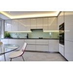 Combo Nhà Bếp Đẹp Tông Trắng Sang Trọng: Tủ Bếp, Hệ Tủ Lạnh Liền Khối & Đèn LED