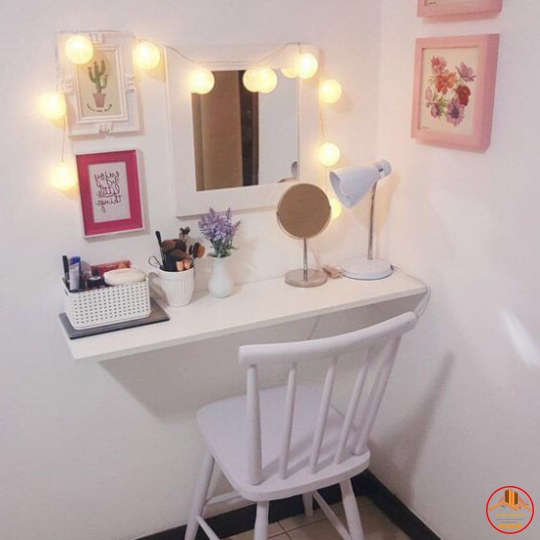 BÀN TRANG ĐIỂM MẪU 11